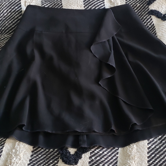Loft ruffle black front skirt size 12 NWT - Picture 2 of 4